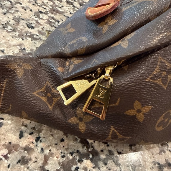 Louis Vuitton Dark Brown Monogram Crossbody Bag - Picture 4 of 15
